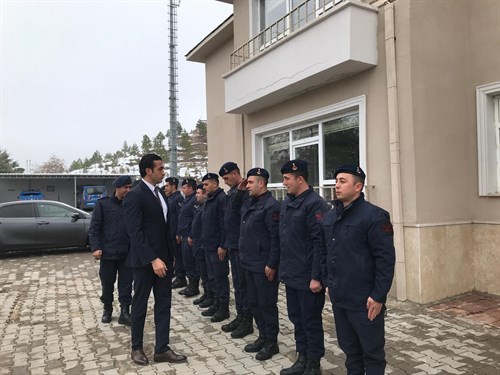 Kaymakamımız Sayın Ahmet YEŞİLYURT,  İlçe Jandarma Komutanlığımızı ve İlçe Emniyet Amirliğimiz Ziyaret Ederek İncelemelerde Bulundu.